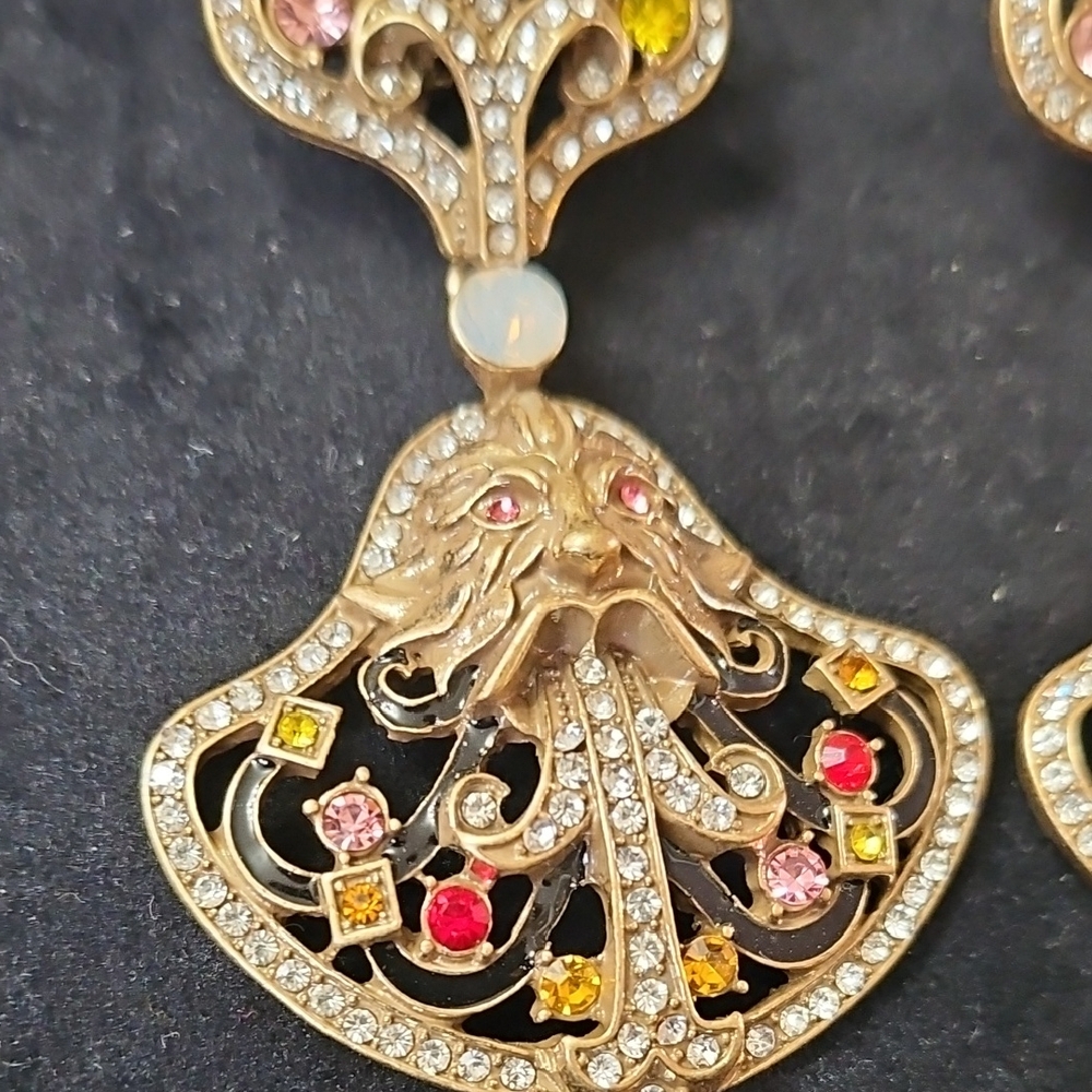 Elegant Gold and Multicolor Gemstone Pendant